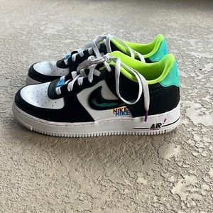 Nike Big Kid's Air Force 1 LV8 White/Lt Madder Root-Aura free shipping